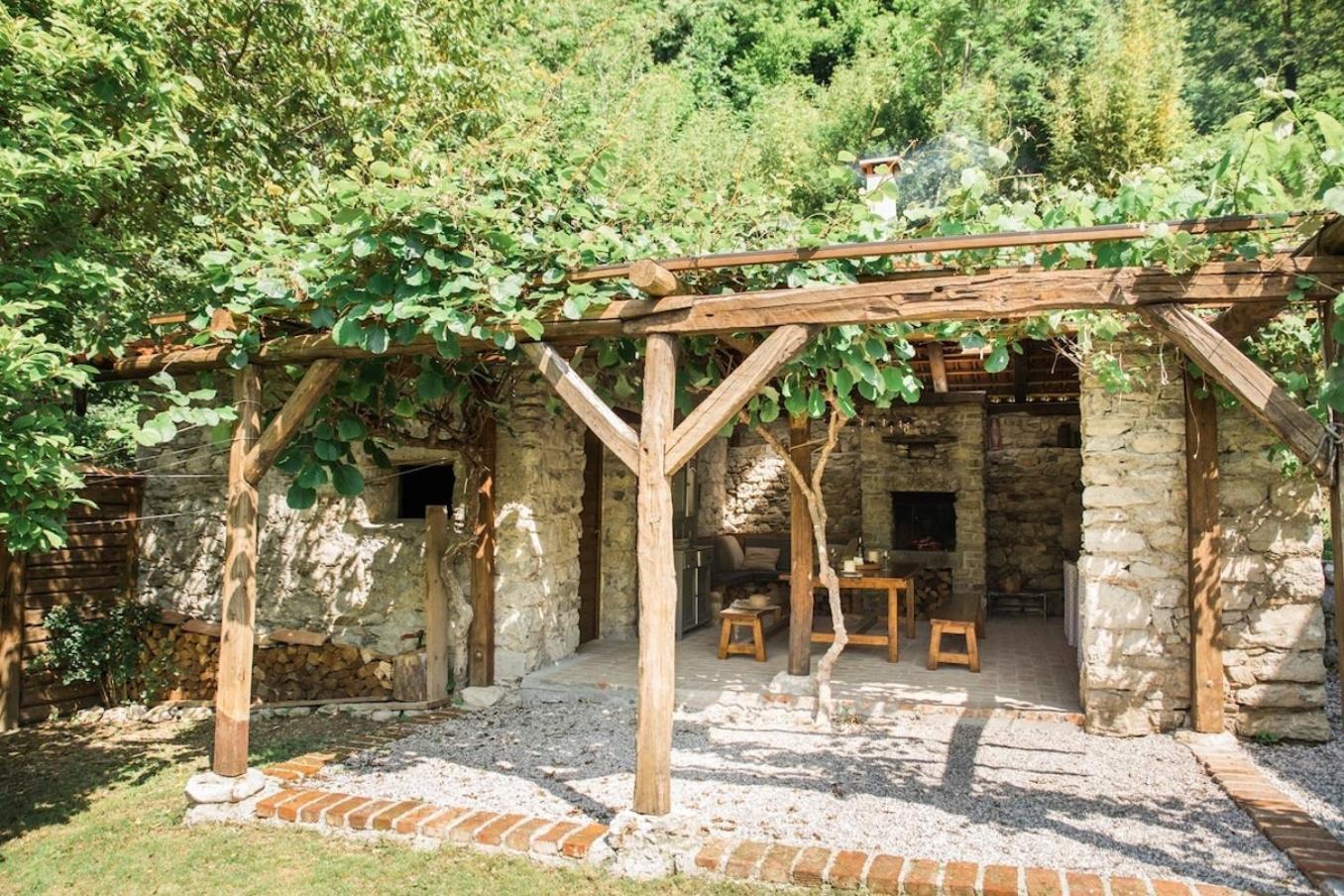 Kuninez, Holiday Home With Summer Kitchen Most na Soči Eksteriør billede